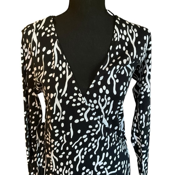 Diane von Furstenberg x Target Black White Print Wrap Midi Dress Size M - Picture 3 of 9